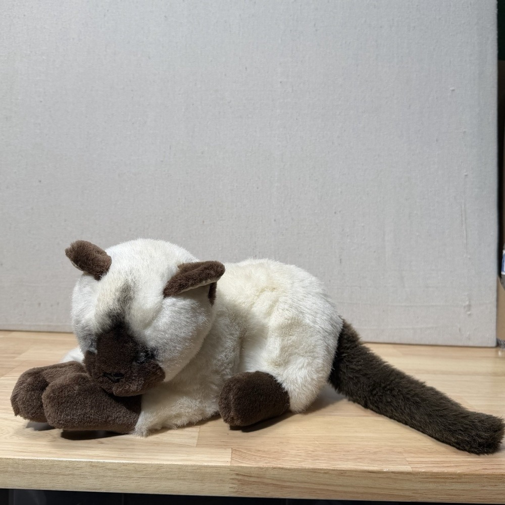 Vintage 1993 Toys R Us Geoffrey Realistic Siamese Cat Plush Sleeping 12"